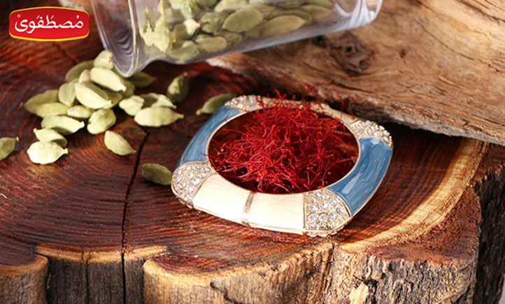 عکس از گیاه هل و گیاه زعفران
